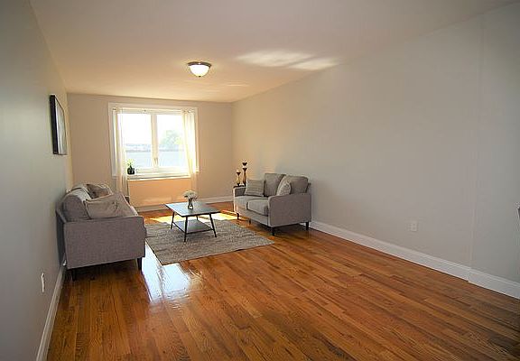 5th image of 20-12 31st St #3H