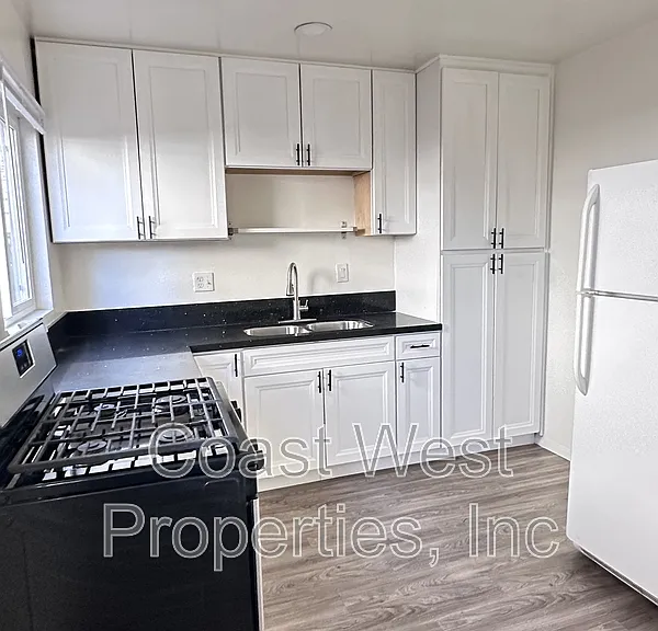 3837 1/2 Kendall St — Photo 1