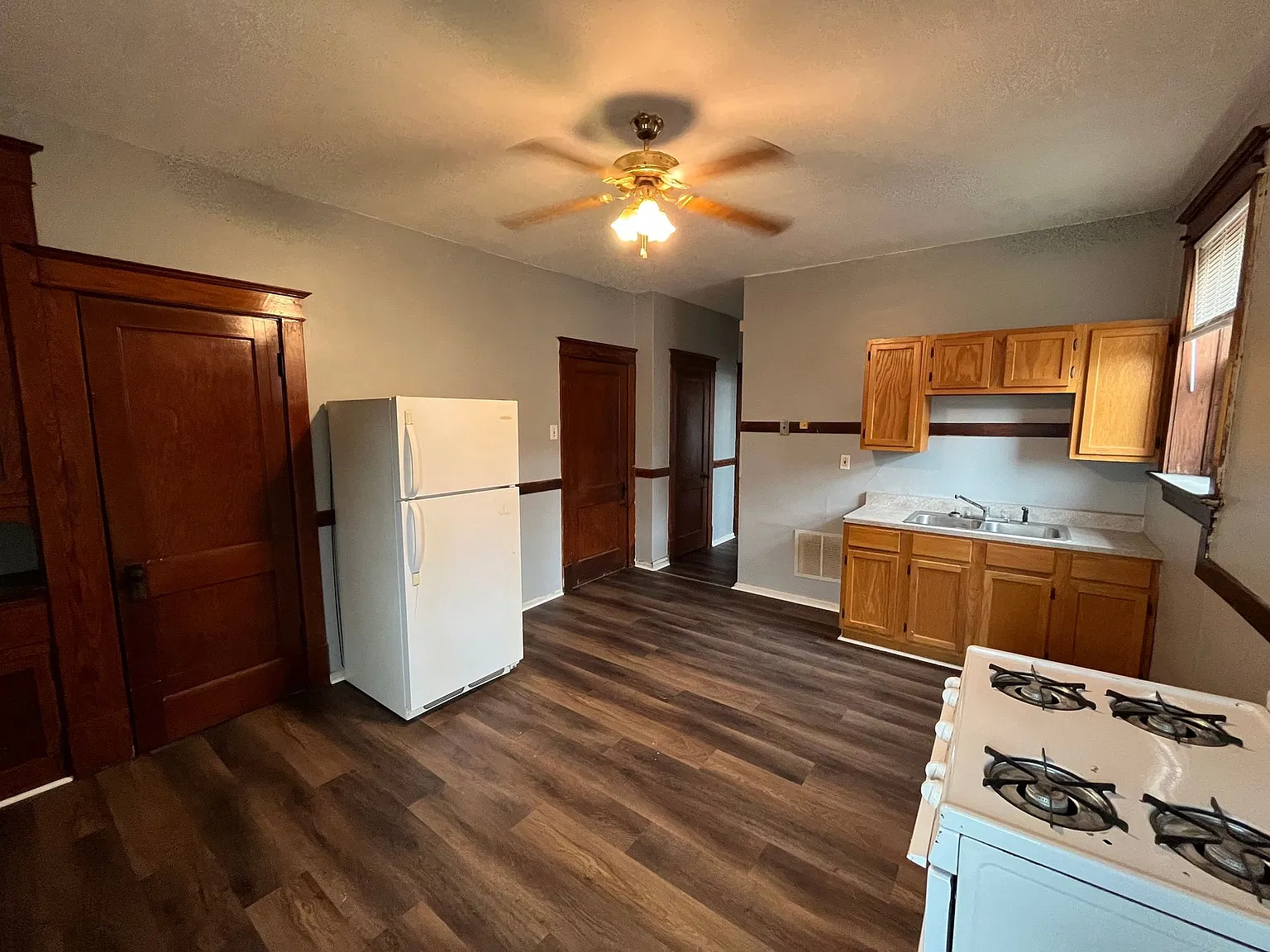 4562 Varrelmann 2nd Fl — Photo 4