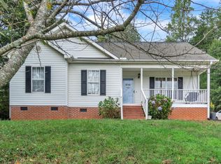 105 Kennicott Ln, Easley, SC 29640