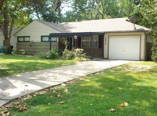 2517 SW Seabrook Ave, Topeka, KS 66614
