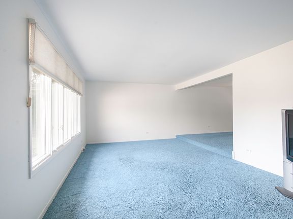 4th image of 10340 S 82nd Ct