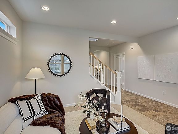 4th image of 2920 84th Avenue NE