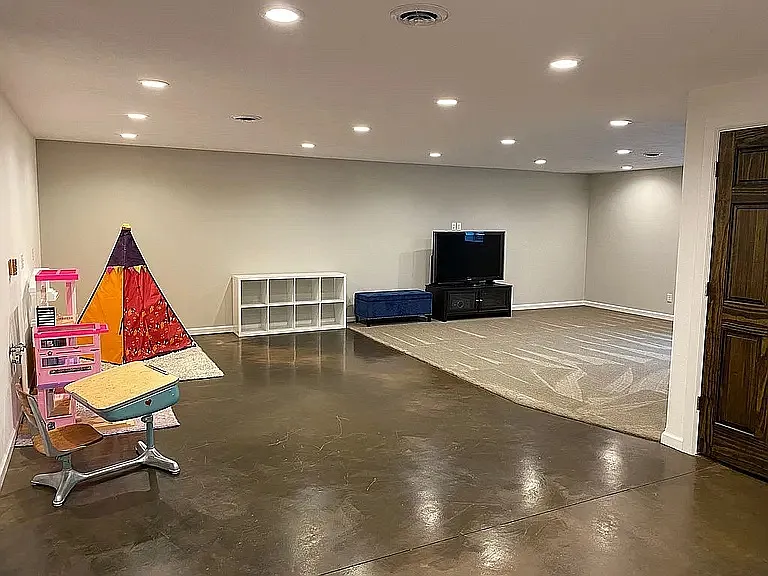 210 E Juniper Ave — Photo 21