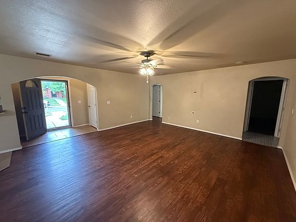 4th image of 3504 Bismarck Ave
