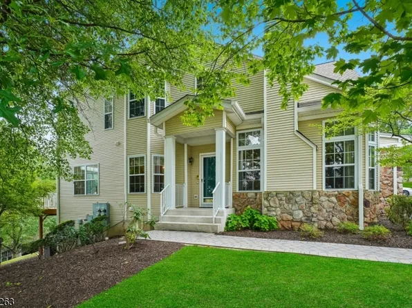 44 King George Rd, Green Brook Twp., NJ 08812