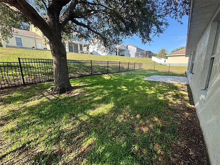 918 Cork Oak Ln — Photo 2