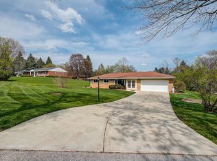 1080 Sunnycrest Dr, Waukesha, WI 53186