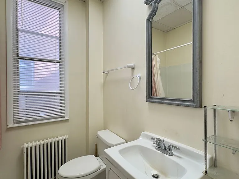 Charming Apartment Units in Charles Village, Baltimore, MD! — Photo 24