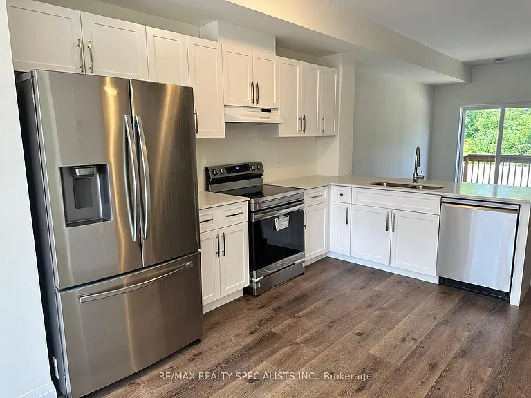 720 Grey St #19 — Photo 7