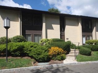 83 Courtland Ave APT 7, Stamford, CT 06902