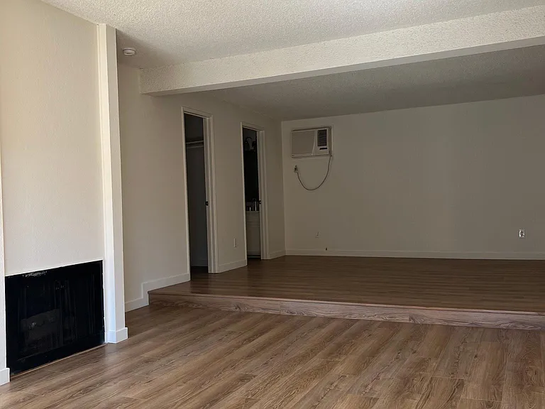 14109 Delano St #5 — Photo 12