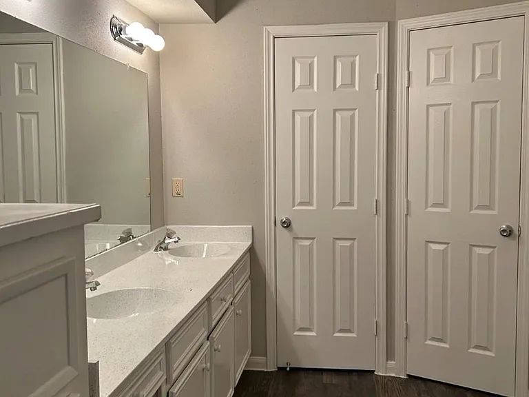 11923 Lakewood West Dr — Photo 10