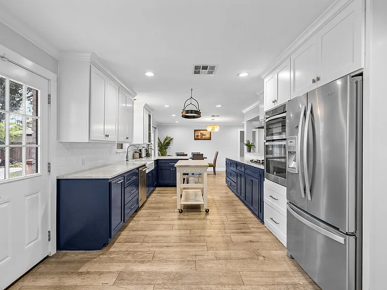 Cedardale Dr — Photo 13
