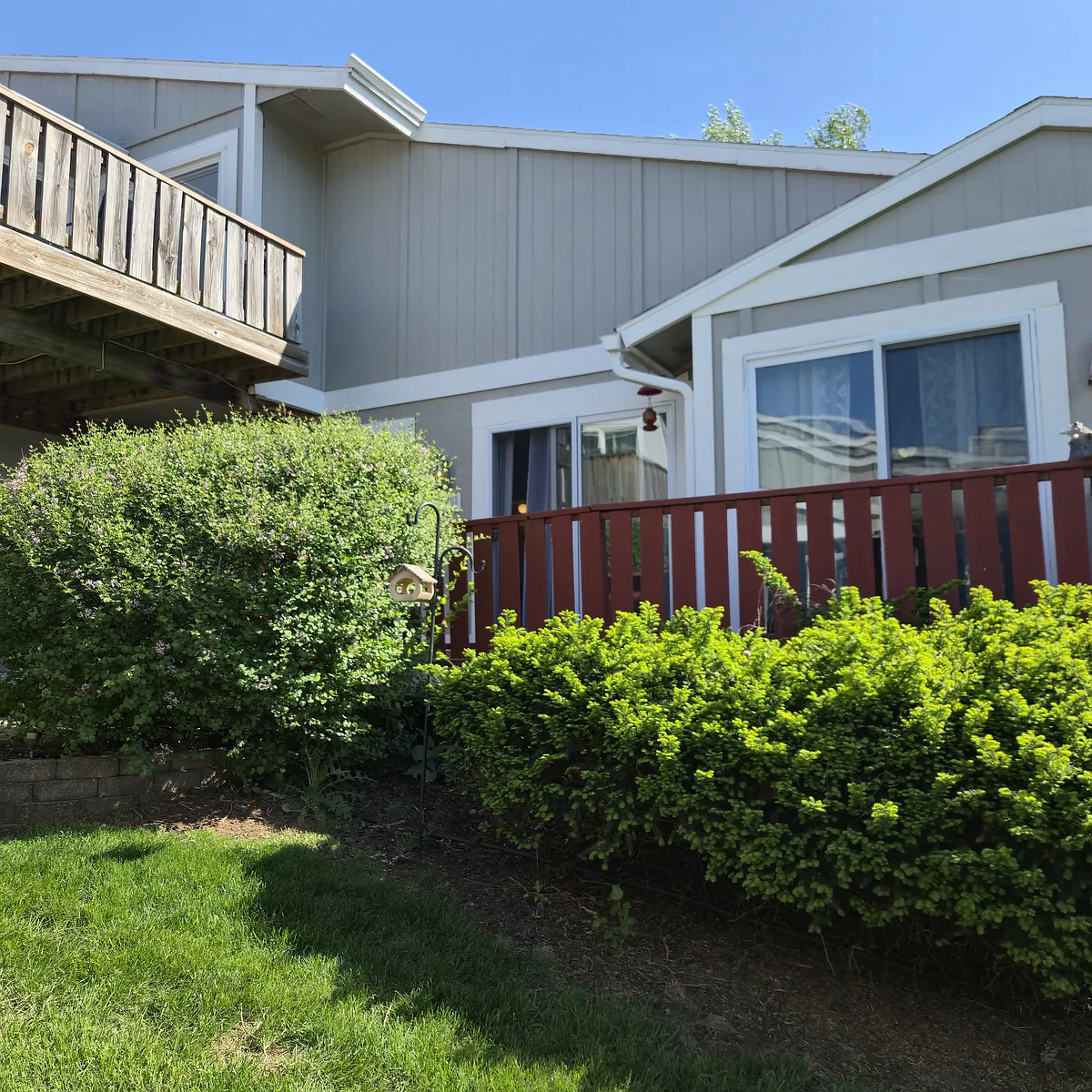 Building Photo - 8850 Carriage Dr