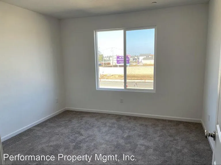 6698 E Adena Ave — Photo 10