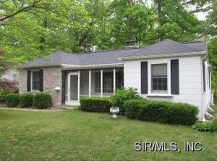 13 Woodland Ct, Belleville, IL 62226