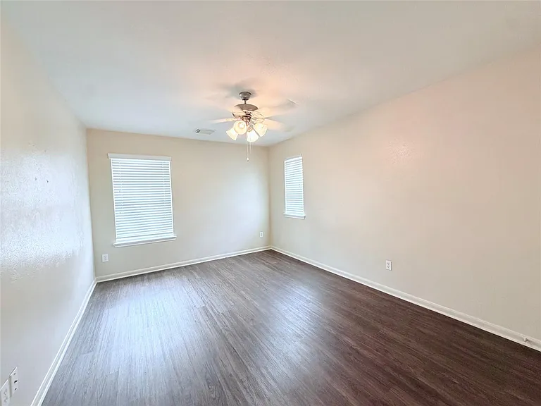 7403 Bering Landing Dr — Photo 41