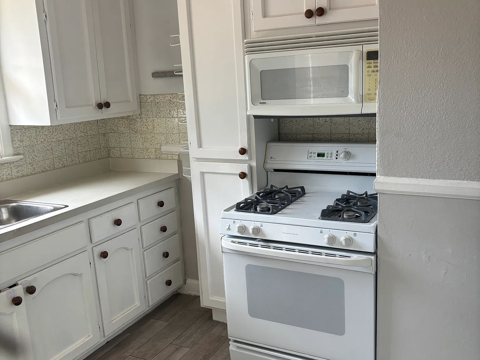 2 bed, 794 sqft, $1,900 — Photo 4