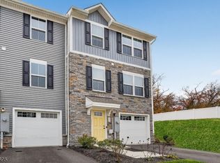 55 Limestone Blvd, Washington, NJ 07882