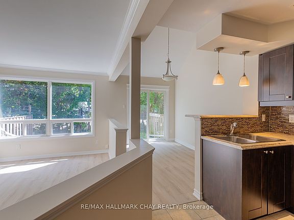 4th image of 12 Lankin Blvd #2