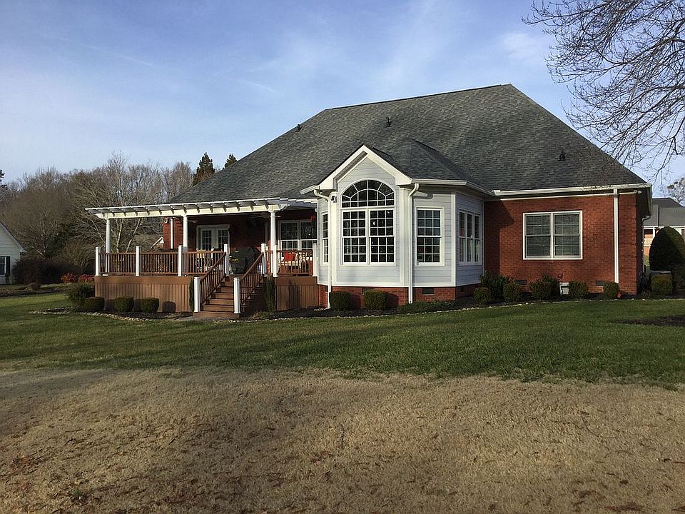 2nd image of 107 Glenn Burnie Dr