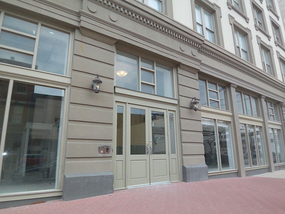 1st image of 415 Kempner St Unit 4