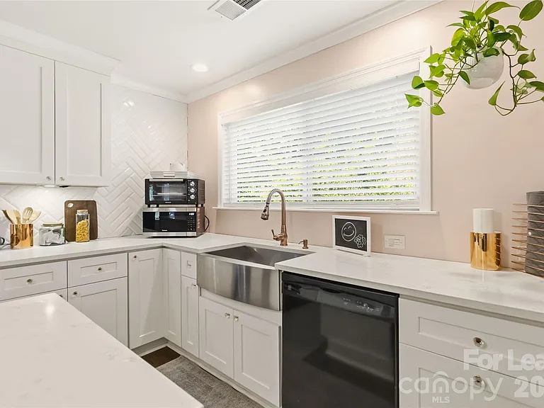 4231 Firethorne Rd — Photo 10