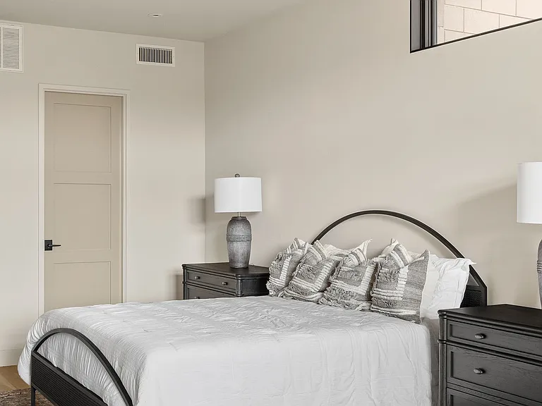 1325 N Dewey Ave #1325 — Photo 8