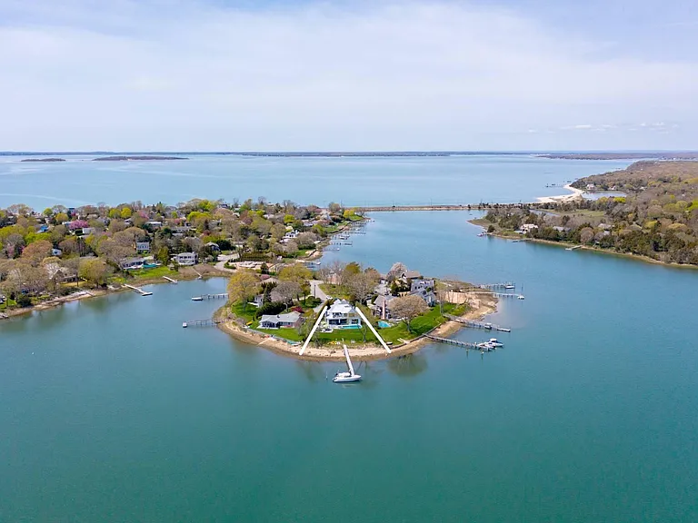 82 Harbor Dr — Photo 48