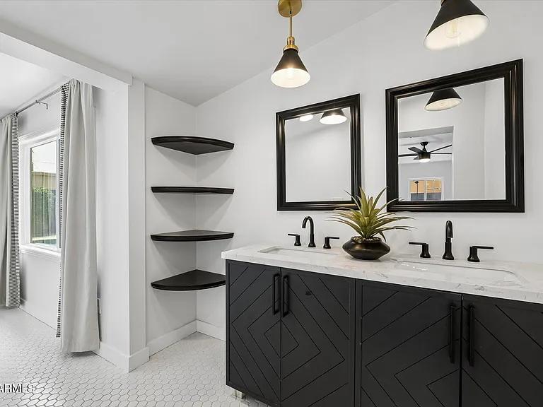 1731 E Verde Ln — Photo 13