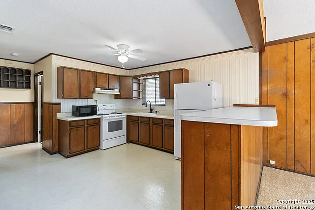 2676 Woodcrest Dr — Photo 9