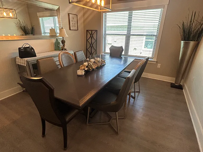 433 Pemberton Ln — Photo 9