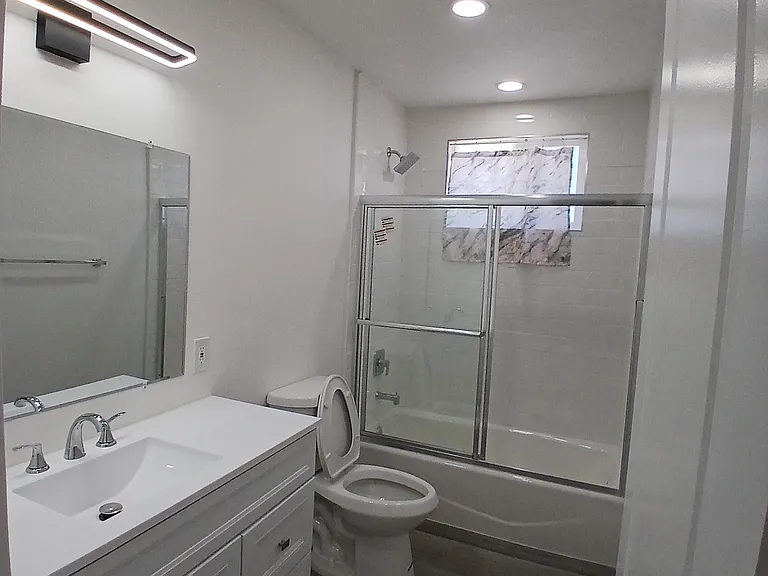 4319-21 Swift Ave #B — Photo 9