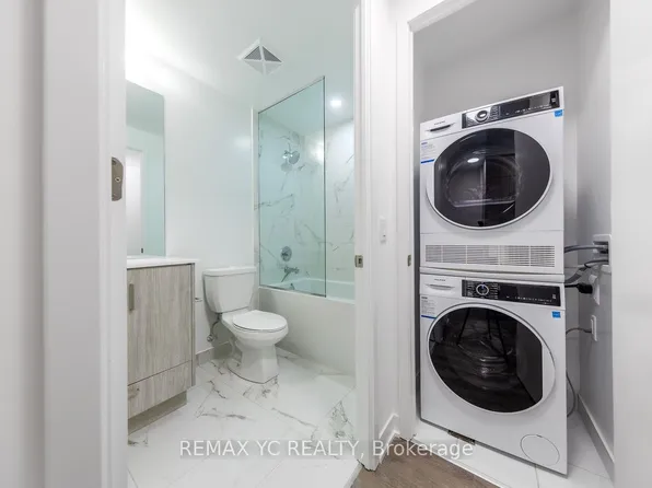 180 Front St E, Toronto, ON