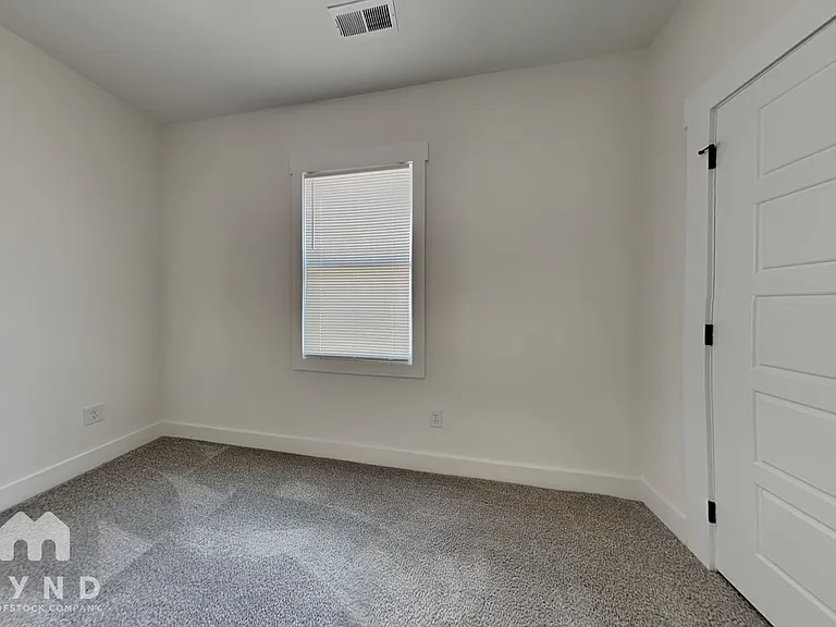 420 E Cedar Ave — Photo 14