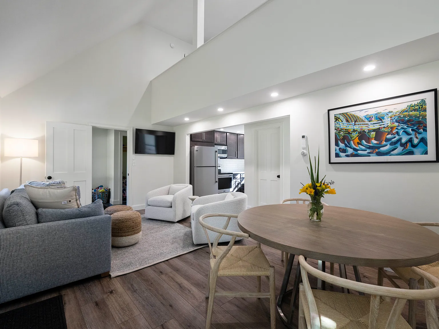 2 bed, 1000 sqft, $2,500 — Photo 2