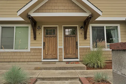 305 6th Townhomes Ave Photo 1