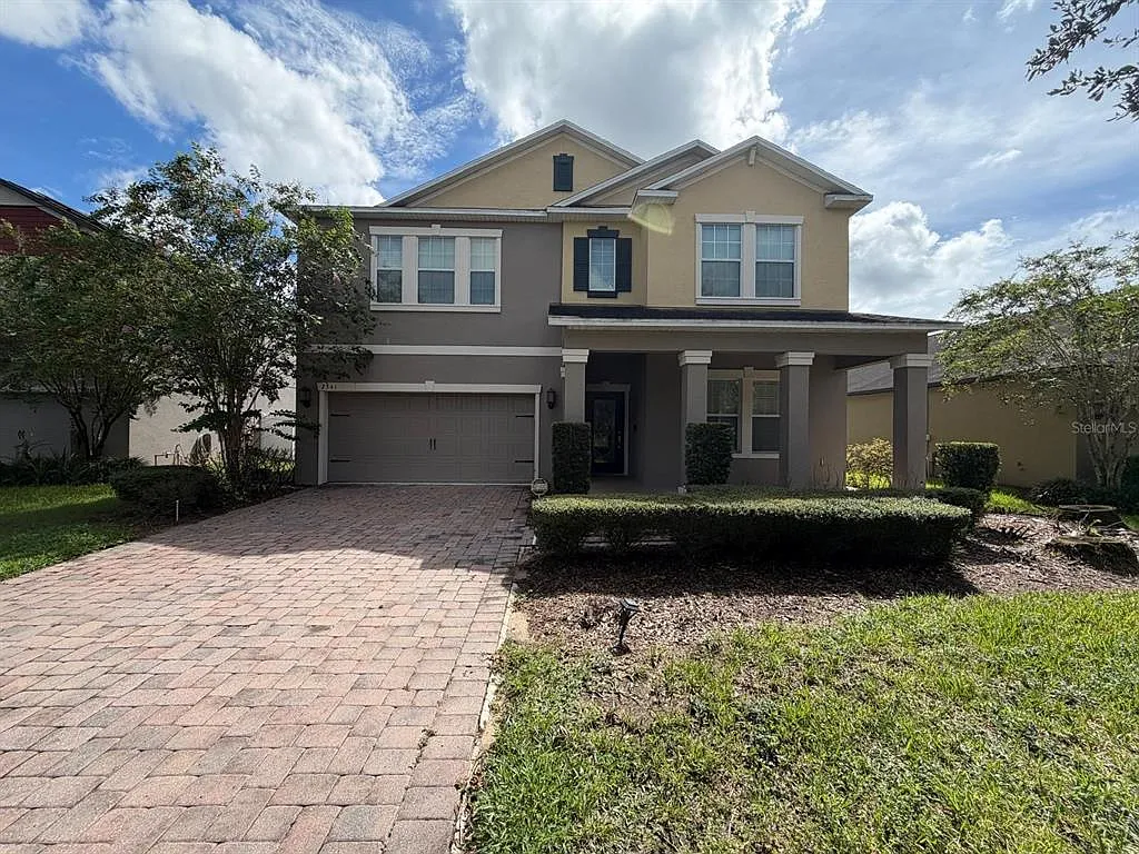 5 bed, 3.5 bath, 3834 sqft, $3,500 — Photo 2