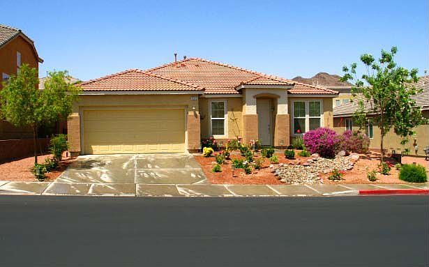 Stunning one story nestled in the Black Mountains of Henderson