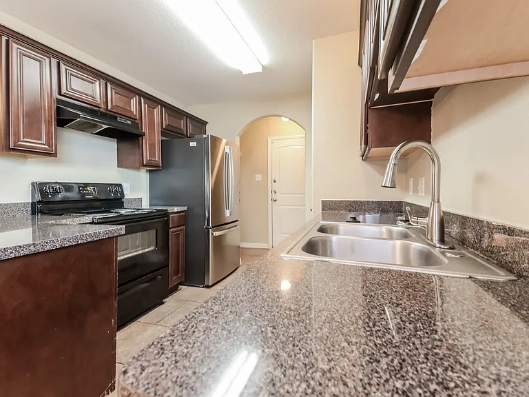 7645 Hollow Point Dr — Photo 9