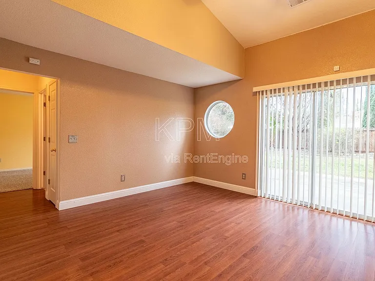 1106 Klemeyer Cir — Photo 11