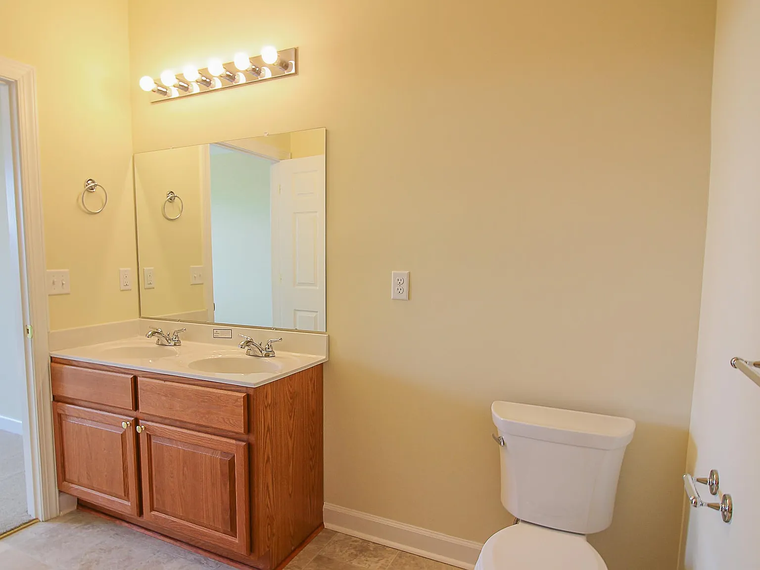 3 bed, 1630 sqft, $1,810 — Photo 3