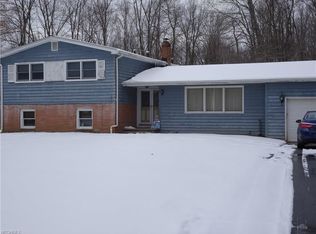 8746 Crackel Rd, Chagrin Falls, OH 44023