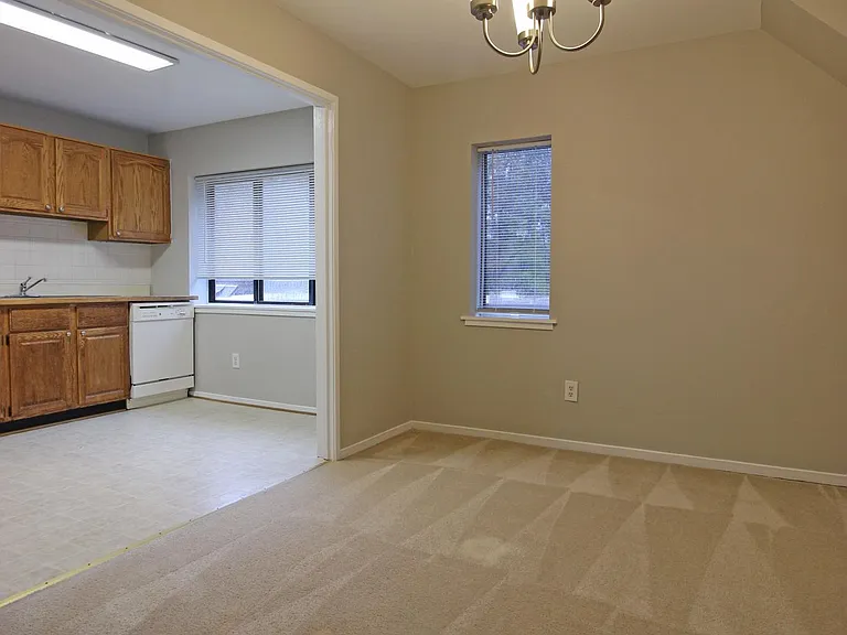 1662 Parkcrest Cir #400 — Photo 9