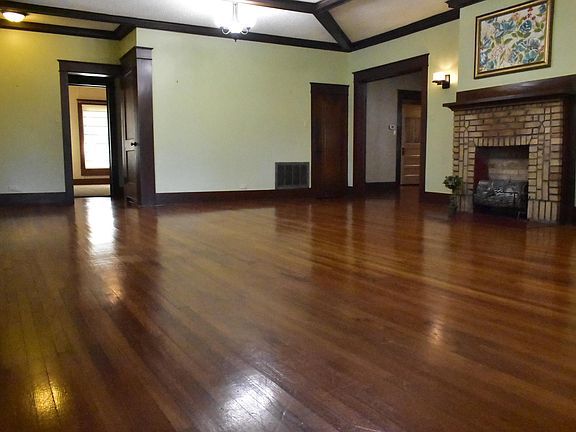 3rd image of 1808 W School St