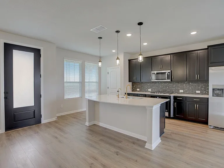 125 Clemens Dr — Photo 10