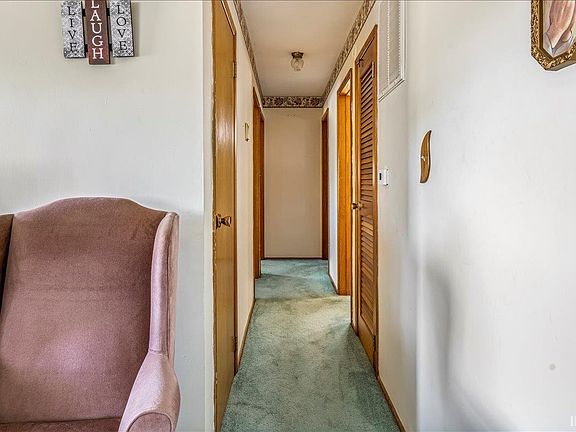 5th image of 410 Cedar Ct
