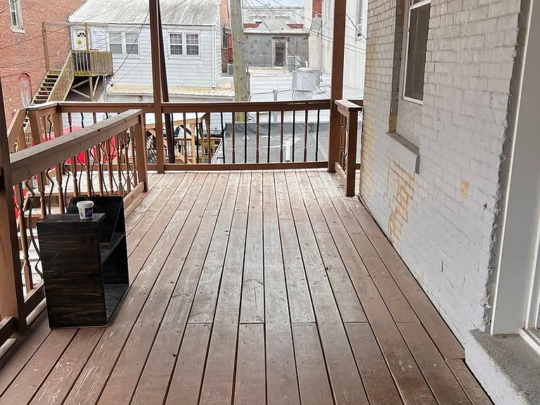 214 N 6th St — Photo 13