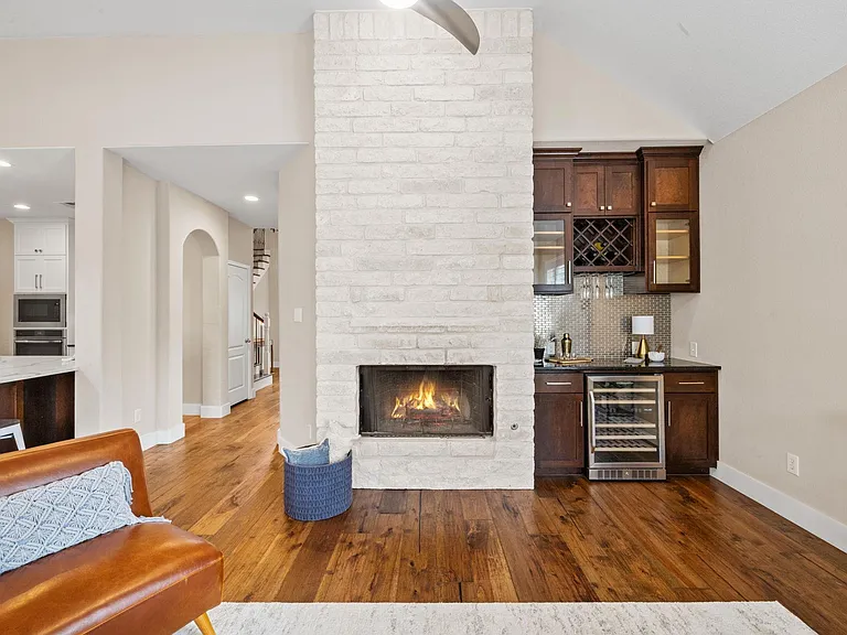 8112 Cobblestone — Photo 18